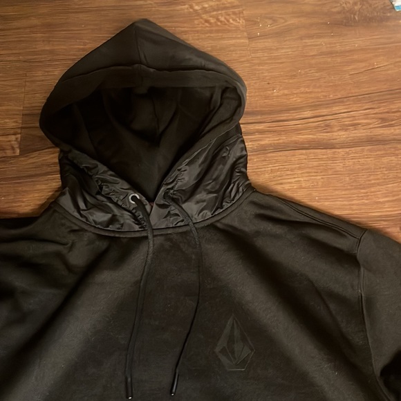 NWT Men’s Large Volcom “Iconic Tech Pullover Hoodie-Black” - Picture 6 of 11